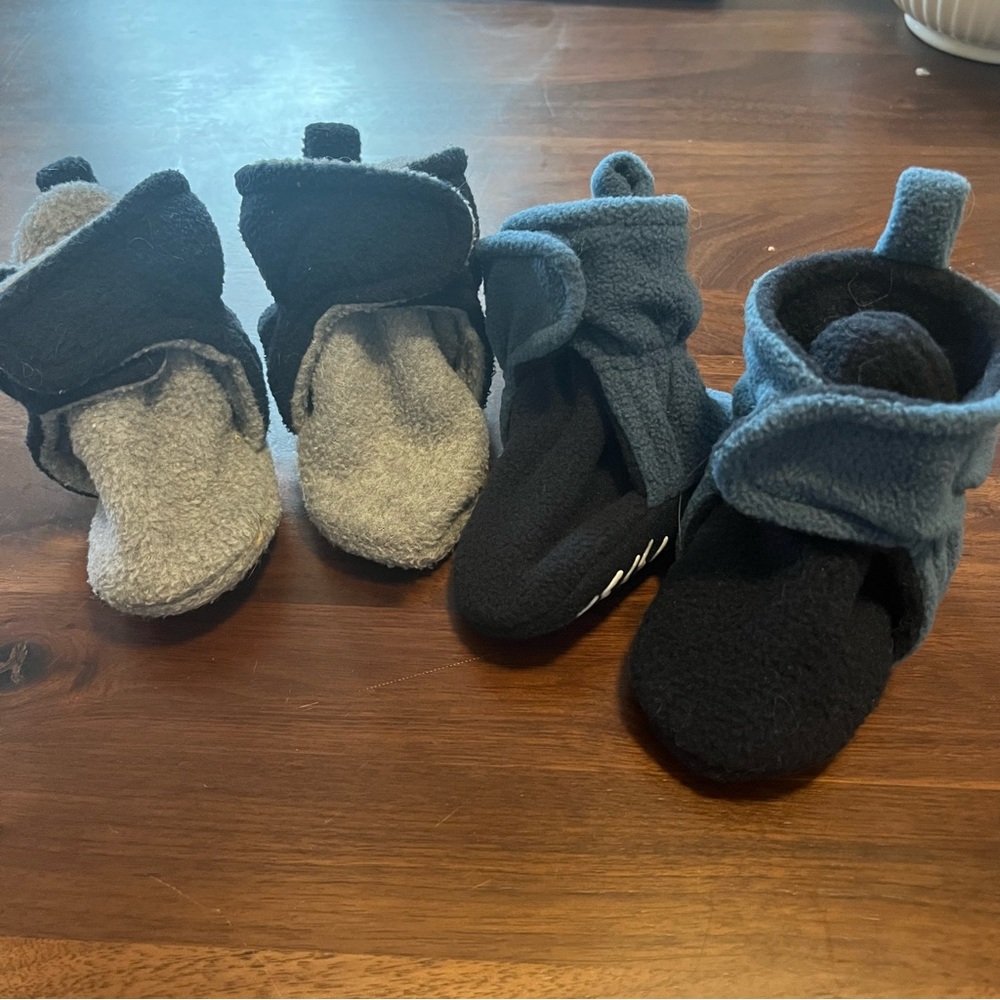 Hudson Baby 0-6 mo Fleece Booties Bundle